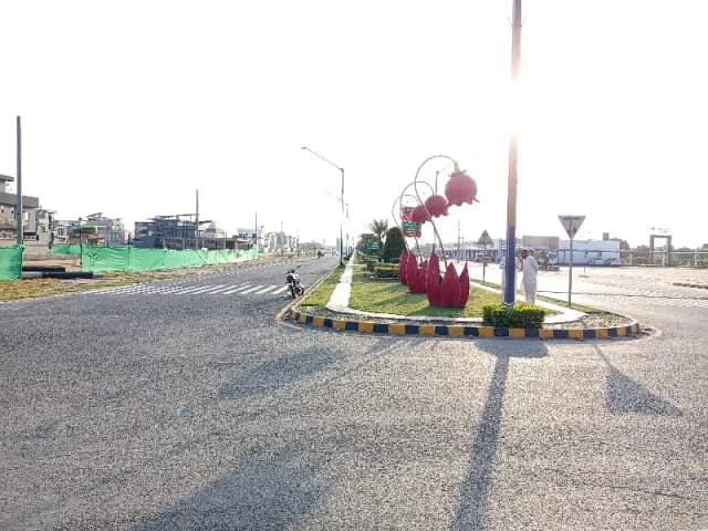 This Is Your Chance To Buy Near to Park Residential Plot In Central Park - Block C Lahore