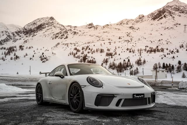 2024 Porsche 911 GT3 RS Clubsport Package (GCC Spec)