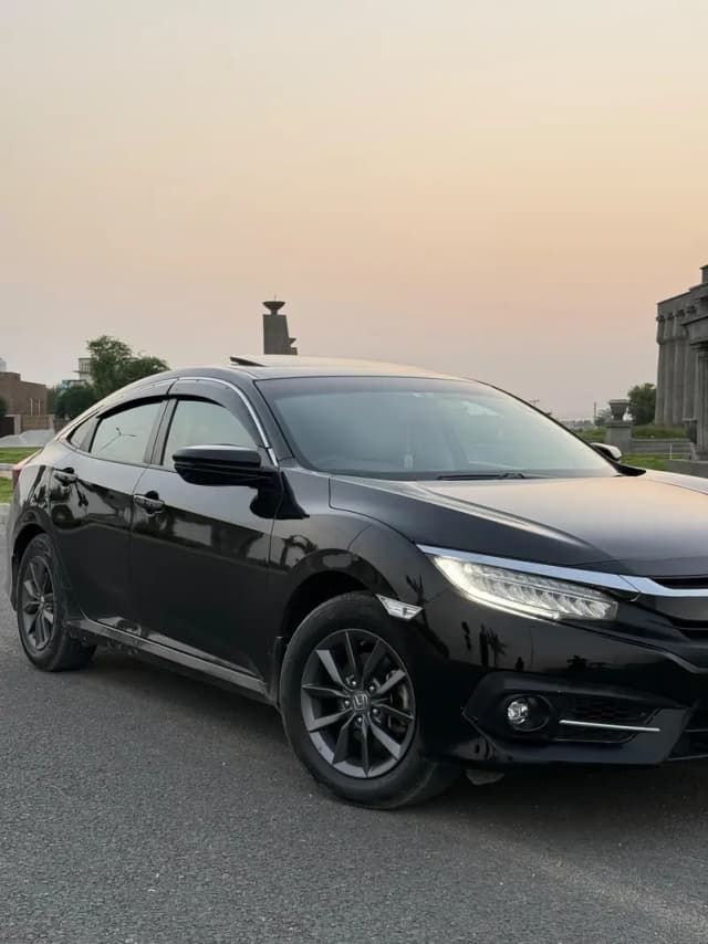 Honda Civic 1.8 i-VTEC CVT 2020 | Automatic | Excellent Condition