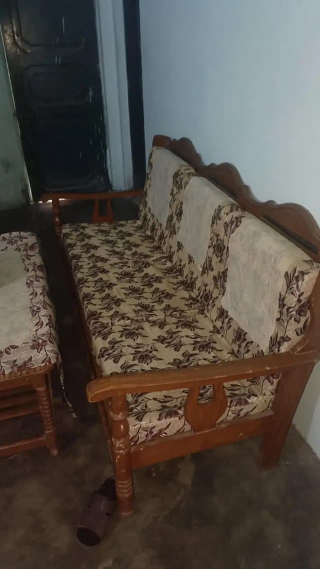 5 seater Sofa Tali  with table