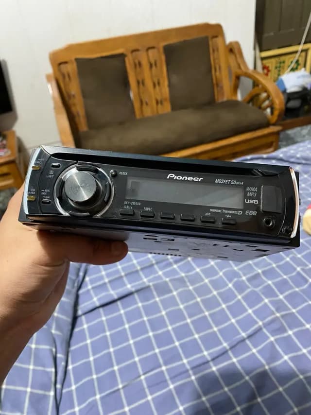 Pioneer Deh-2150ub car