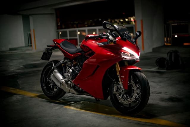2024 BMW S1000RR M Package (Carbon Wheels & Dynamic Damping)
