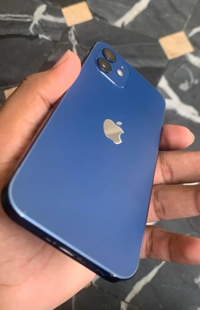 Apple iPhone 12