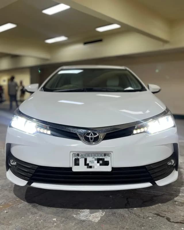Toyota Corolla Altis Model 2021 Super white full original