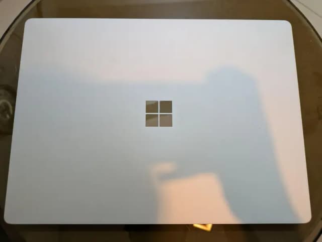 Microsoft surface laptop 1