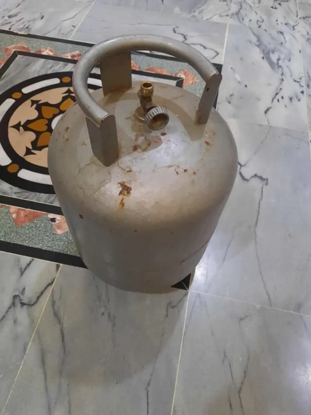gas tanki 10 kg gas for sale