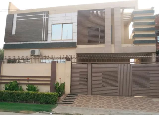 Double Storey 10 Marla House For sale In Model Town - Block A Multan