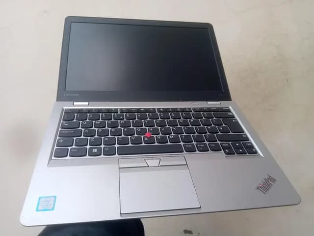 Lenovo ThinkPad E13 core i5-7 generation 8 gb ram 256 gb nvme m2.