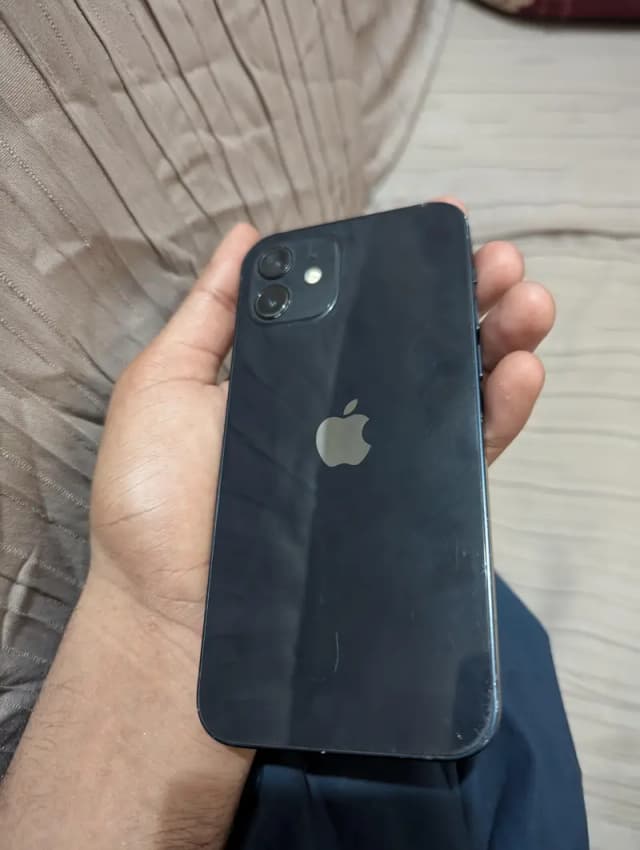 Apple iPhone 12