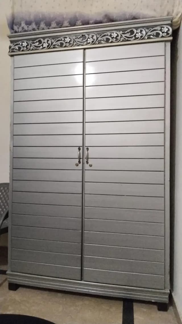 2 door wodrobe