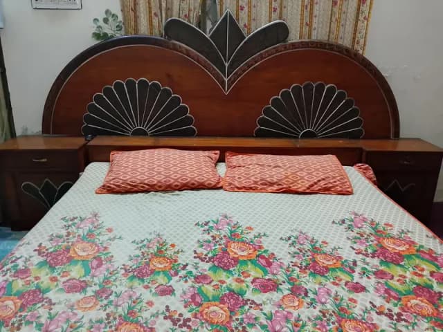 Sheesham wood  Complete bedroom Furniture - Perfect for Any Bedroom.