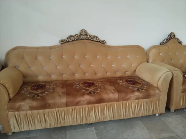 crown sofa set