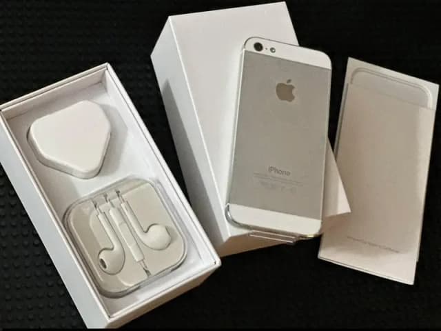 Apple iPhone 5s PTA approved with box my WhatsApp 03373958976
