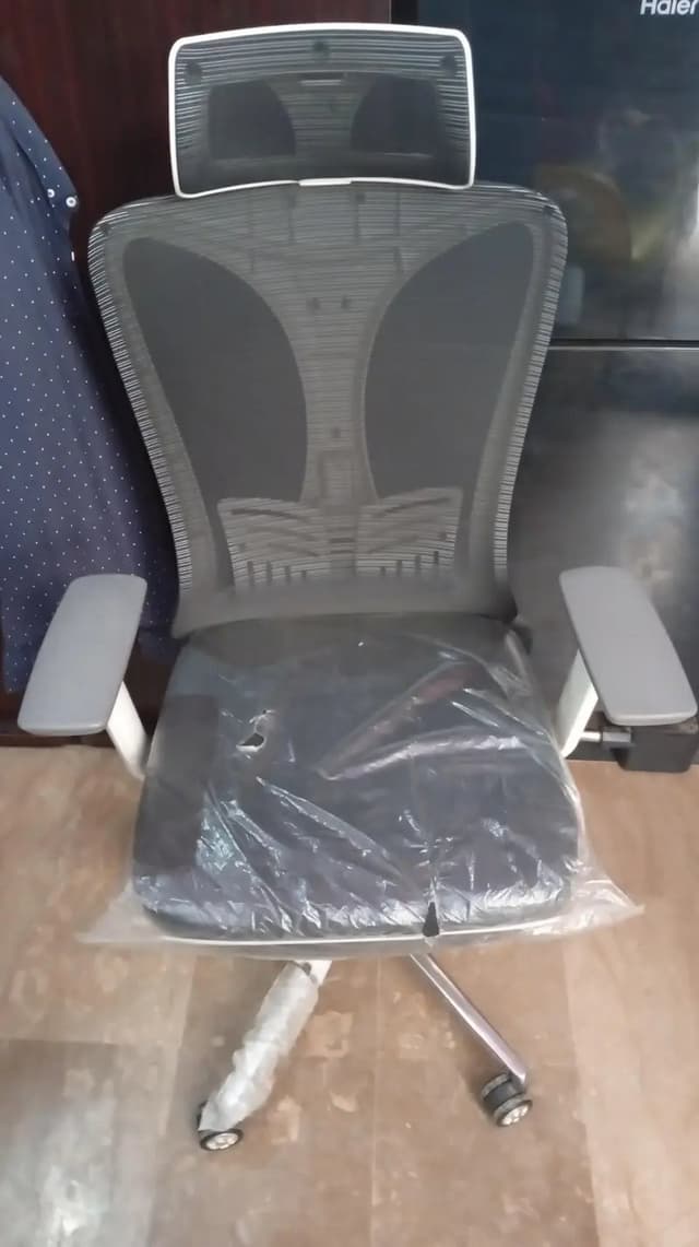 urgently sell Office chair