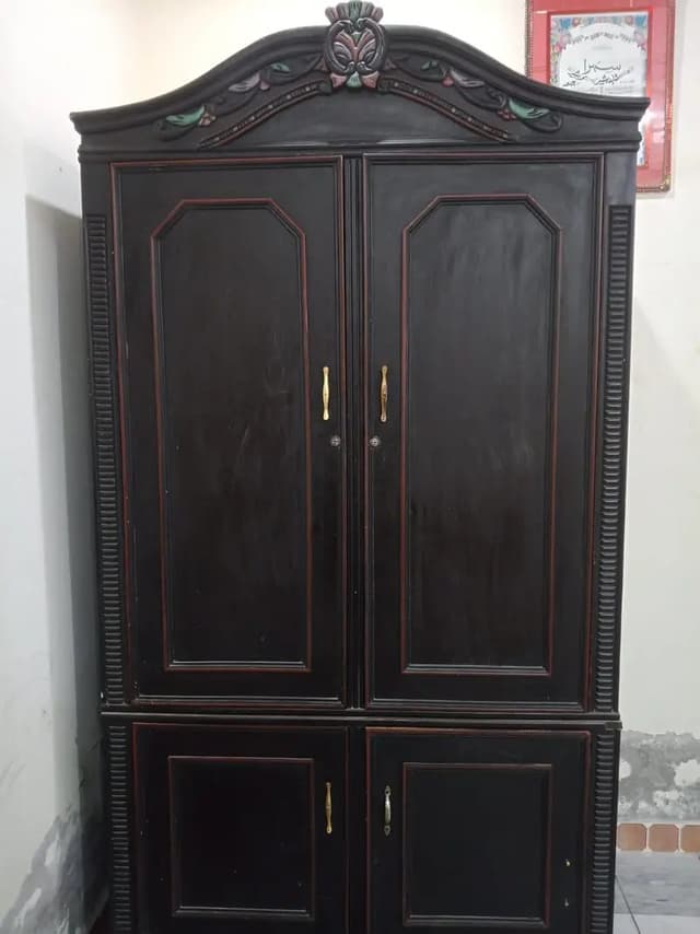 almari good condition