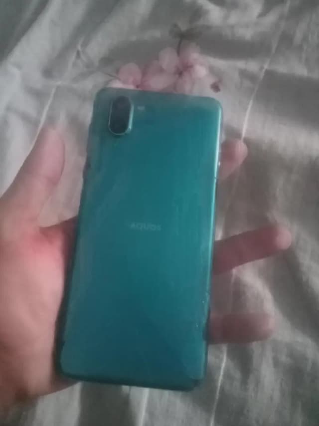 Sharp Aquos R3