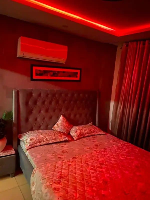 One bedroom vip apartment for rent on short stay like 2 hours in bahria town lahore