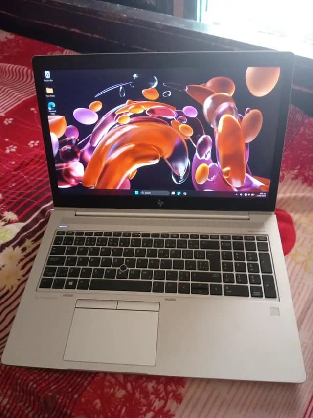 Hp[elite book 850 core i5 [6 generation]Ram 16G SSD256 10/10 condition