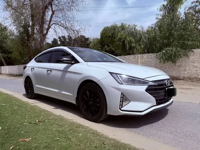 Hyundai Elantra 2023