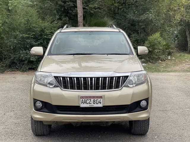 Toyota Fortuner V 2013