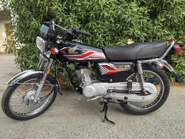 Honda CG 125 2024 Black Lush Bike