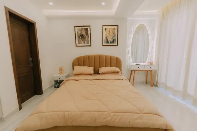 1 Bedroom Luxury Furnished Apartment