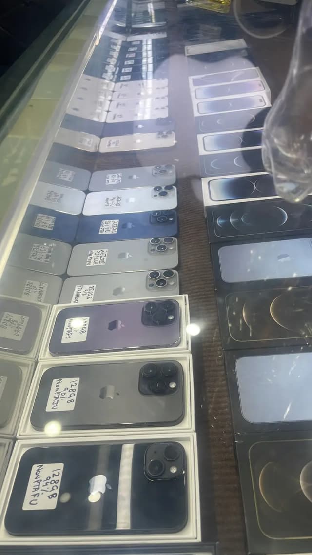 Apple iPhone all models Available