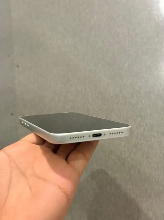 Apple iPhone 17 Pro Max j. v