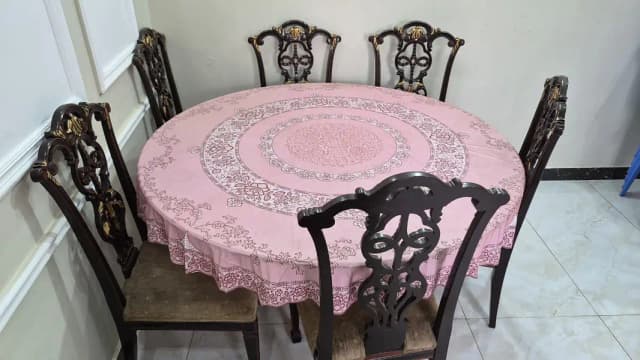 6 Seater Solid Wooden Dining Table Set – Round Dining Table with Chair