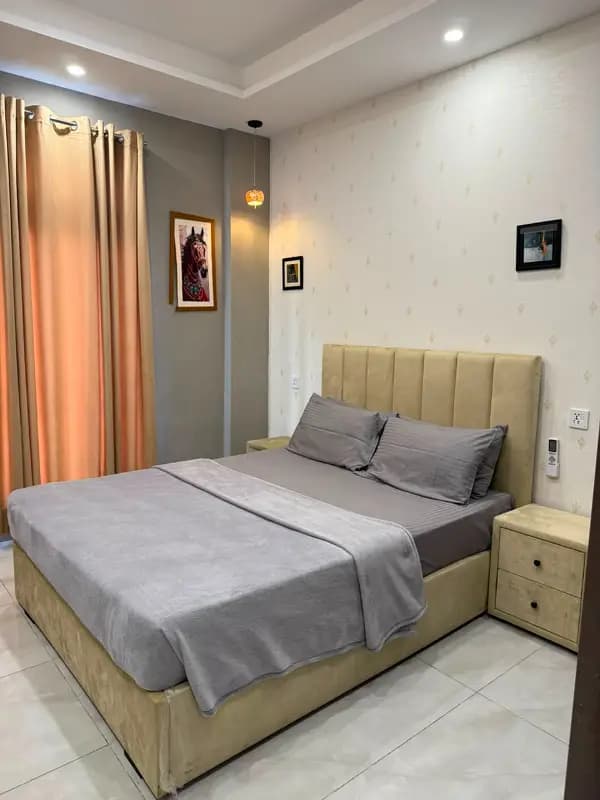 DAILY BASIS APARTMENT AVAILABLE FOR RENT IN TULIP BLOCK BAHRIA TOWN LAHORE