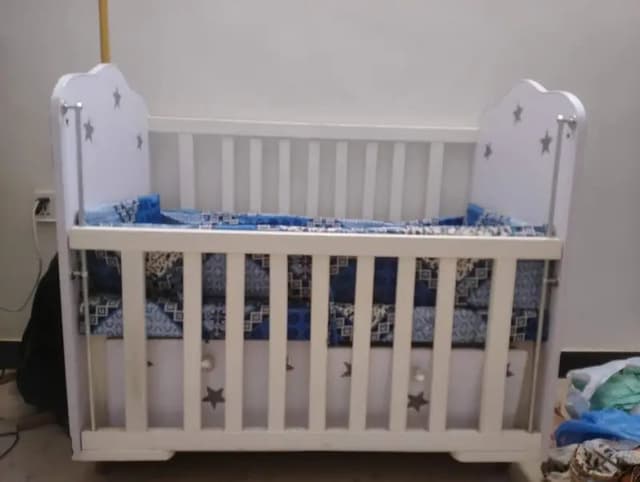baby cot