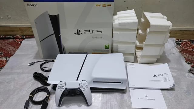 PS5 slim disc edition 1tb brand new 18 game sath for sale