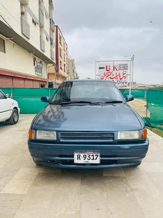 Mazda 323 1990