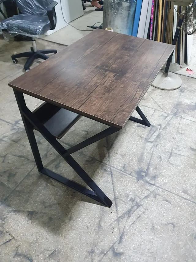 Computer Table/Office Table/Workstations/Conference Tables