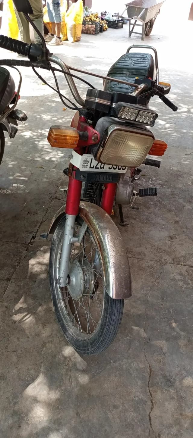 Yamaha 100 cc 2 stroke