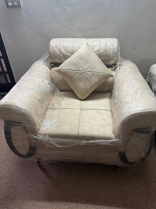 5 Seator Sofa Set with Center Table