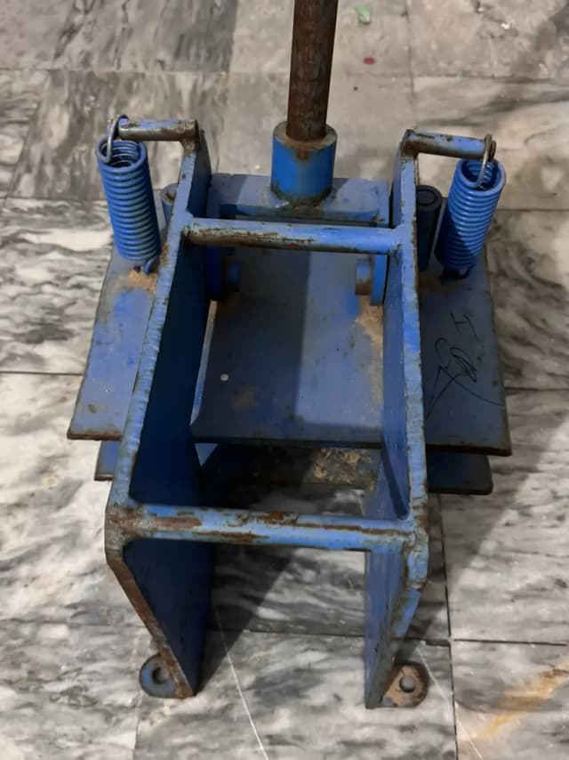 Slippers & chapal Making Machine With 6 Dies For Sale (Bahria P8)