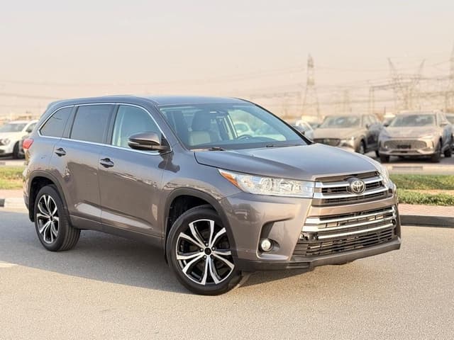 Toyota Highlander LE HEV LE 3.5 L 2020 model