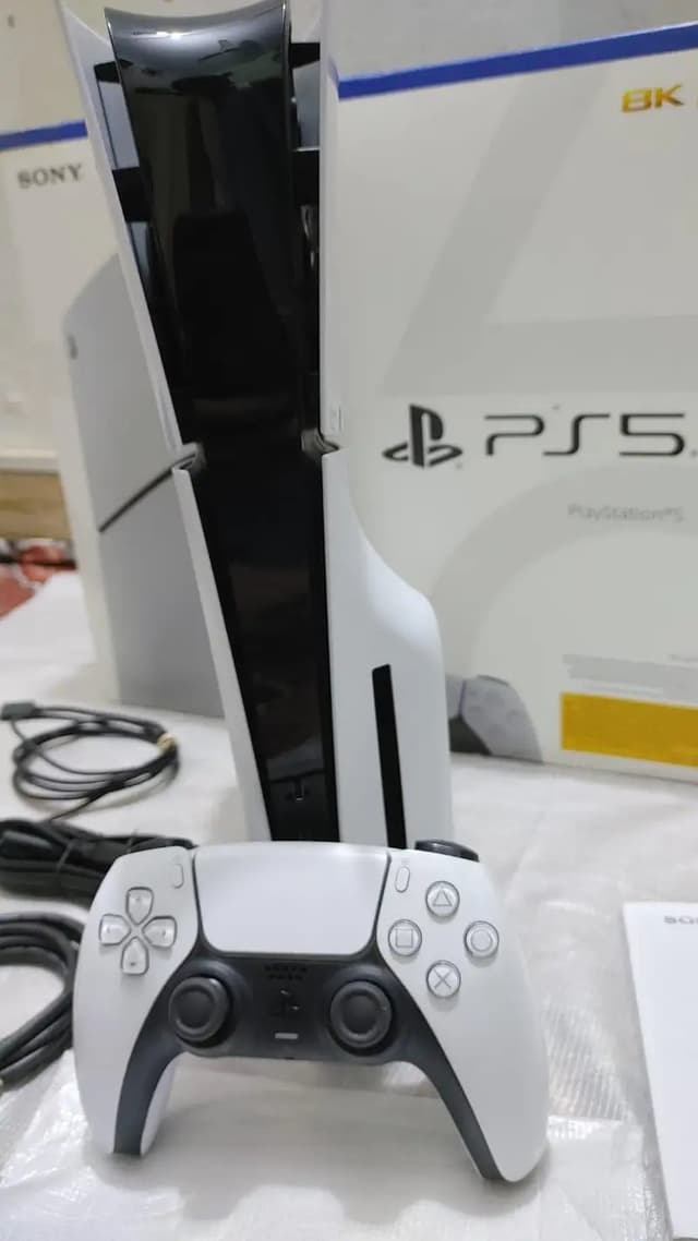 PS5 slim disc edition 1tb brand new 18 game sath for sale