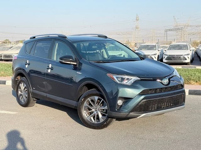 Toyota RAV4 2018 model LE hybrid