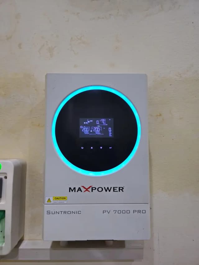 max power hybrid inverter 6 kilowat urgent for sale PV 7000 pro