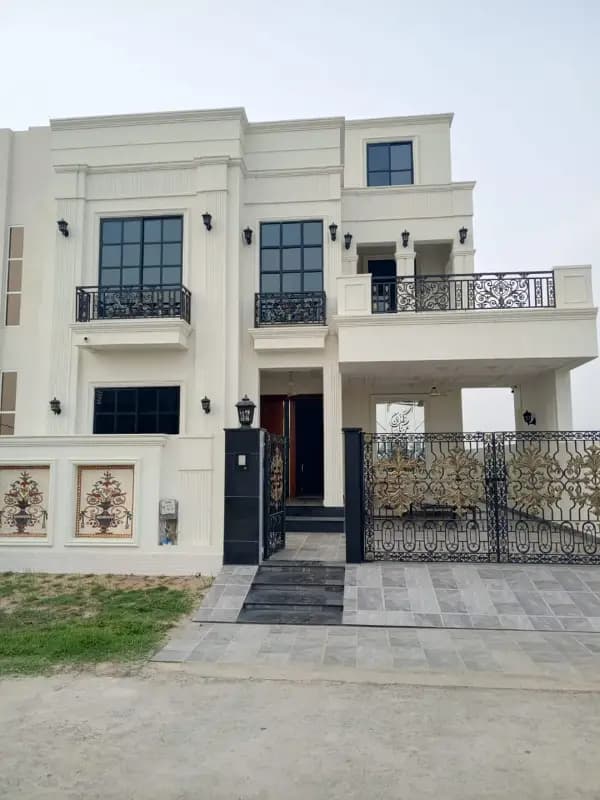 10 Marla Modern Lavish House For Sale In DHA Gujranwala