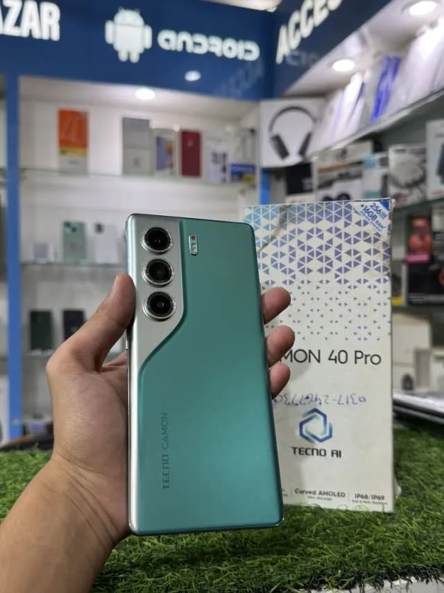 Tecno Camon 40 Pro 8GB Ram 256GB Storage With box & charger