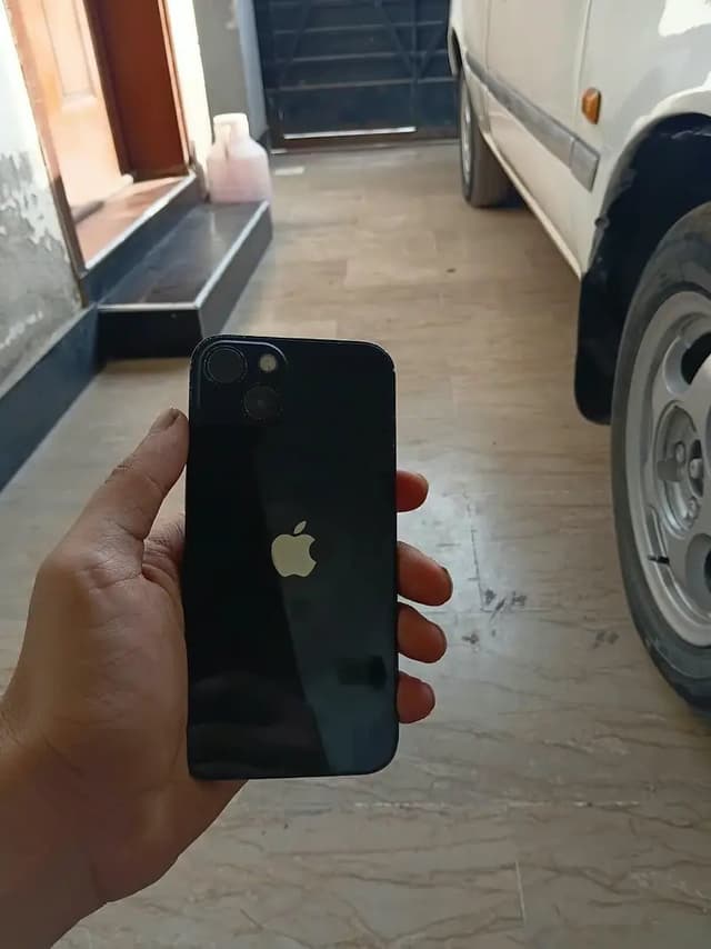 Apple iPhone 13
