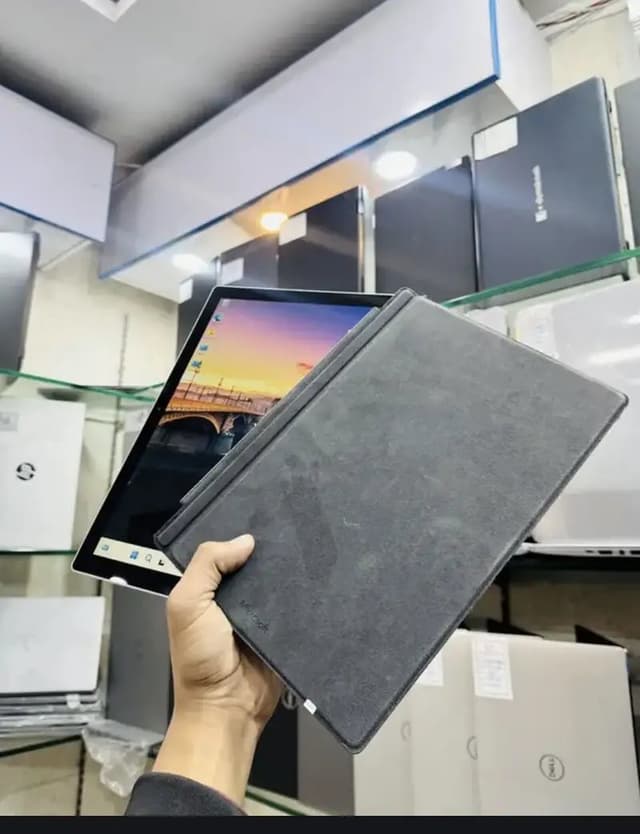 microsoft surface pro 8 | i5_11th  | 8gb 256ssd | 120 HDZ  surface