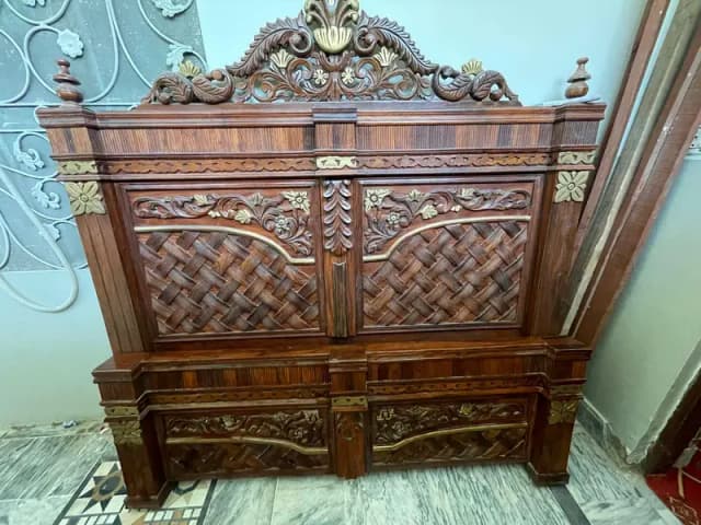 "Pure wooden bed for sale, condition9/10.