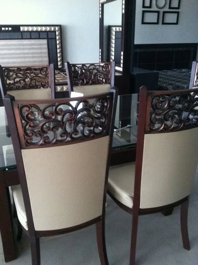 Elegant Wooden Dining Table Set – Premium Design