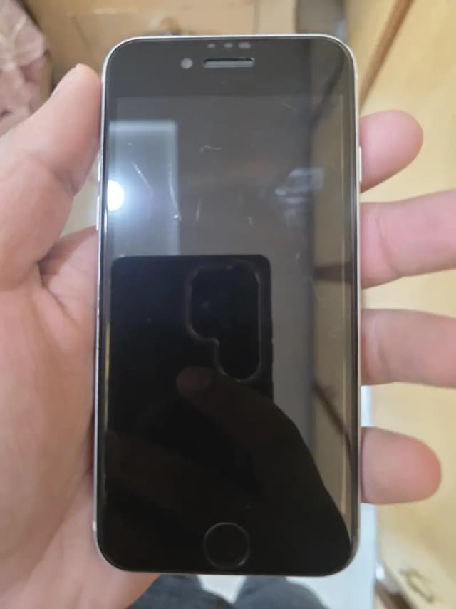 Apple iPhone SE