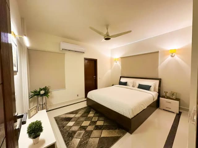 3 Bed Furnished Flat | Rs. 25000 Per Day
