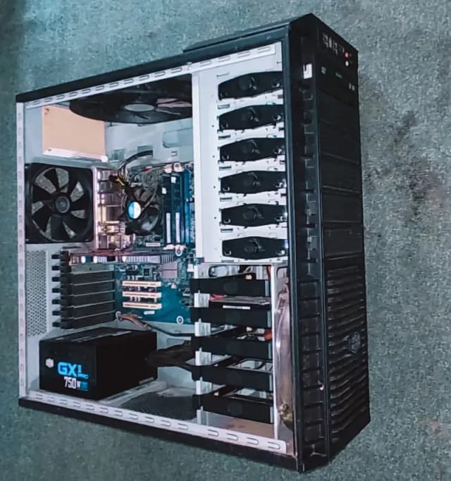 Cooler Master HAF932 Full Tower Casing and 750Watt Power Supply PSU